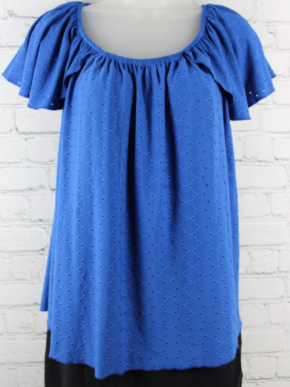 Kim & Cami Size M Blue Eyelet Off-The-Shoulder Ruffle Blouse